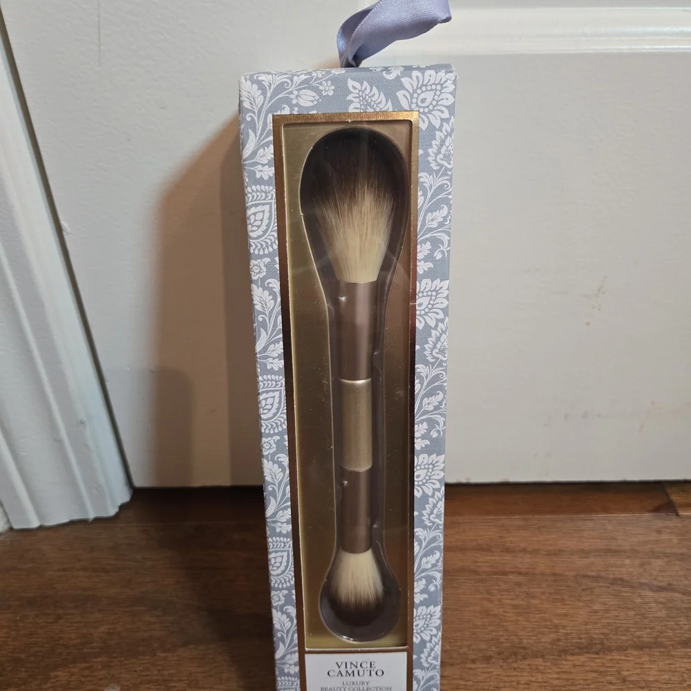 Vince Camuto Dual-Tip Brown Grooming Brush
